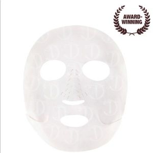 NWT Charlotte Tilbury Instant Magic Single Facial Dry Sheet Mask 🌟